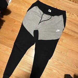 Men’s Nike tech pants